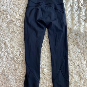 In movement Lululemon full length leggings size 4